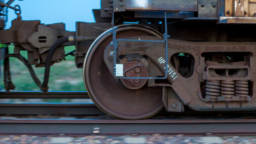 Device on train wheel